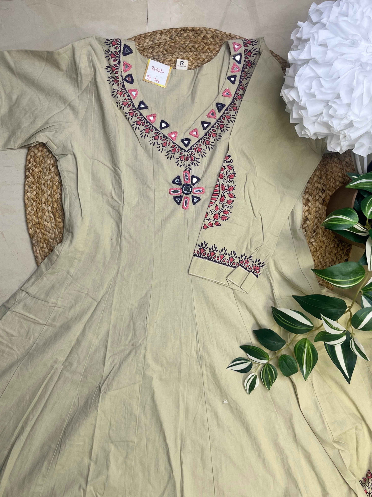 Shwea Élite Long Anarkali Co-ord Set